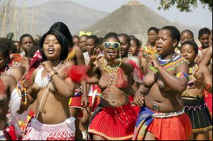 girls dancing topless